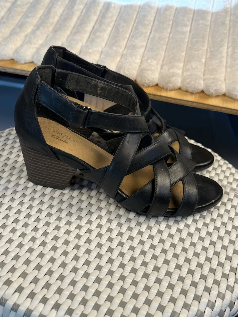 Clarks Women’s Lorene Pop Heeled Strappy Sandal Black Leather Size 7‎